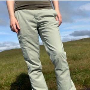 Columbia Women's On the Go hiking pants lightweight breathable size 8/medium